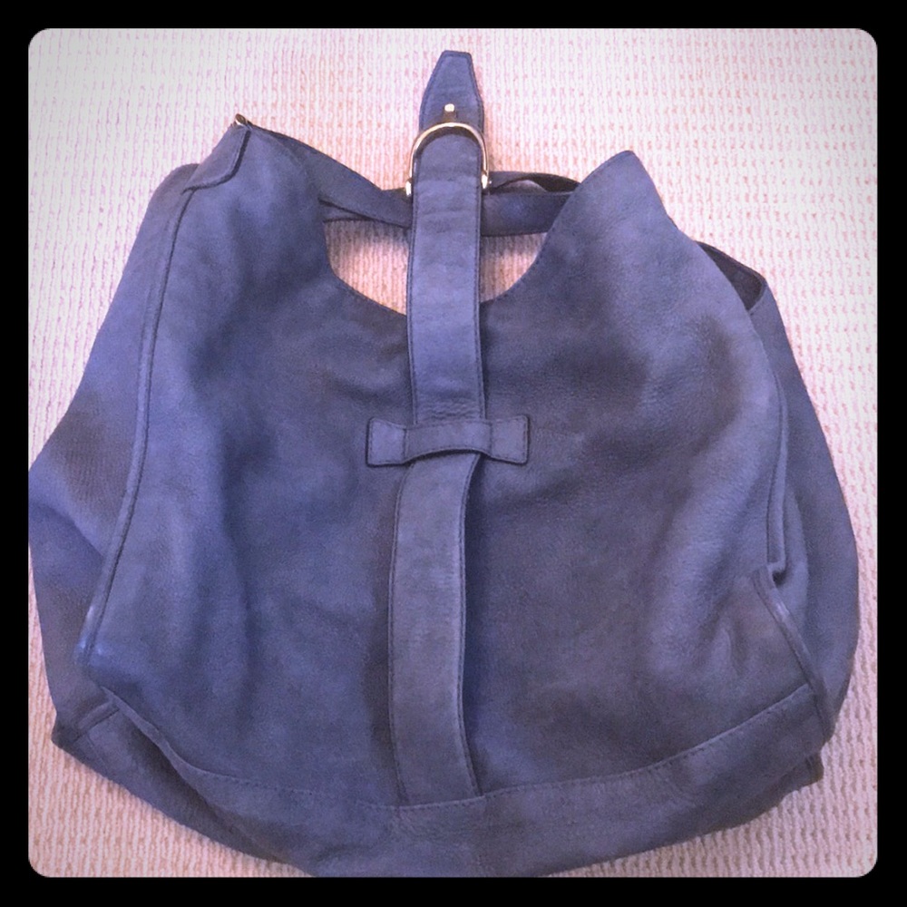 Gucci soft stirrup pebbled nubuck leather bag